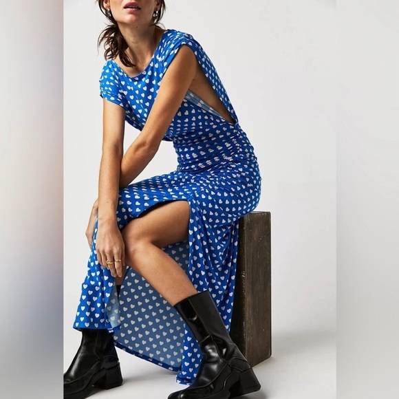FREE PEOPLE
Lakeside Hearts Print Cutout Rushed Midi Dress In Blue Size XL - Picture 4 of 14